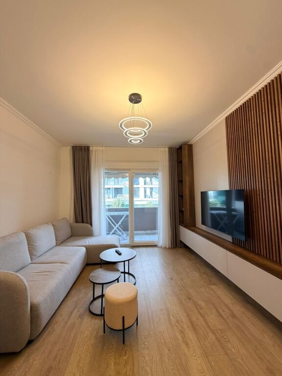Apartament 1+1 per qera tek komuna e Parisit
