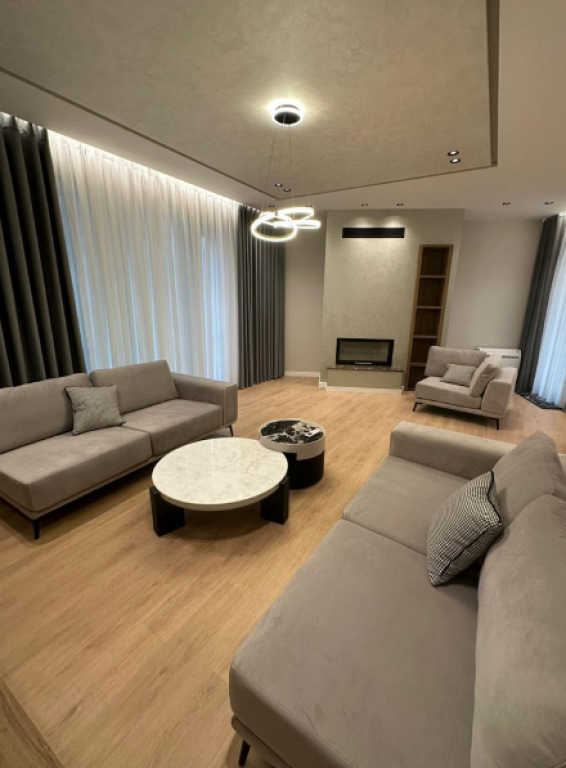 Villa di Lusso in Affitto – Green Valley Residence, Lago Secco