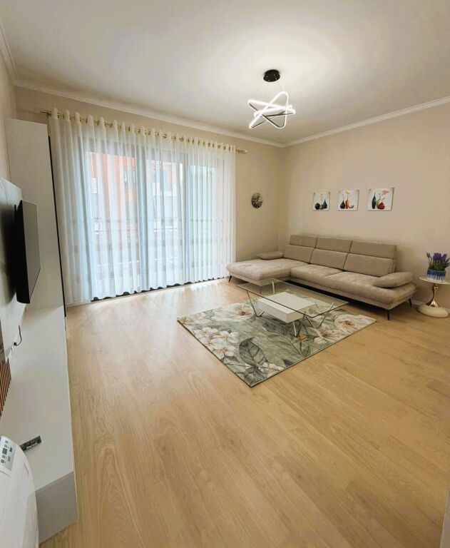 🌇Ofrohet apartament 2+1 me qira te Kompleksi Delijorgji🔥