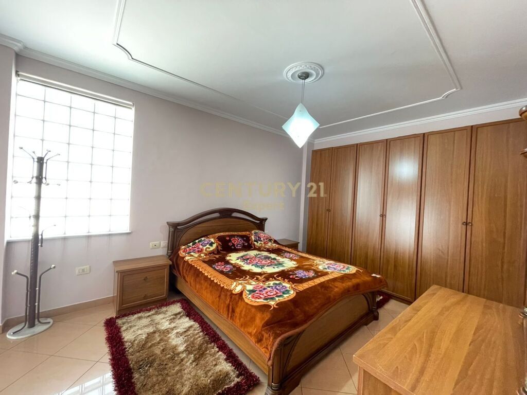 Apartament 2+1+2 me Qira në Libri Universitar, Tiranë!