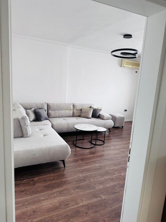 Apartament 1+1 Me Qira te Rruga Durresit