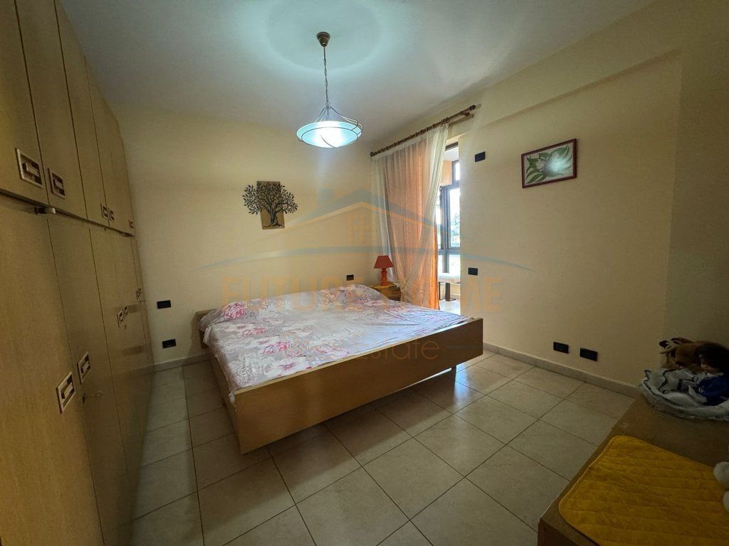 Disponojme apartament me qera prane Stadiumit "Air Albania"