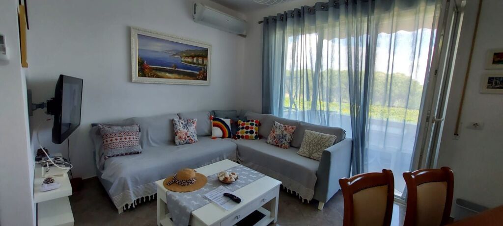 JEPET ME QERA AP.2+1 KOMPLEKSI LURA 3 ,GJIRI I LALZIT,DURRES