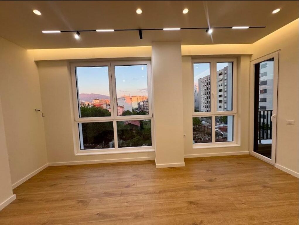 Affitto | Ambjent Biznesi | Komuna e Parisit | 1000 €/mese