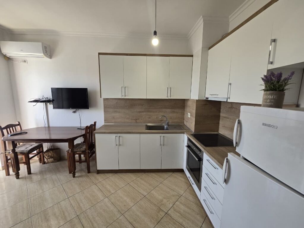 1+1/Qera📍Astir,Eja studio 📌45 000 lek
