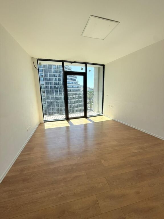 🏢 Ufficio in Affitto – Lake View Residence
