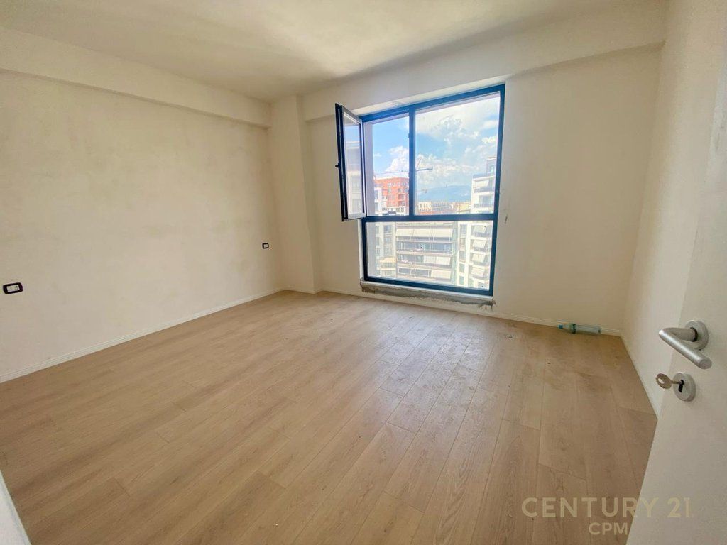 TEK GARDEN TURDIU FUSHA E AVIACIONIT SHESIM APARTAMENT 2+1