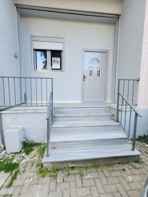Apartament 1+1 i mobiluar në Plazh, Durrës!