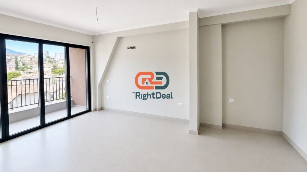 Cmim Okazion !! Tek Ish-Tregu Elektrik, Shitet Apartament 2+1+2, Me Orientim Perfekt !!