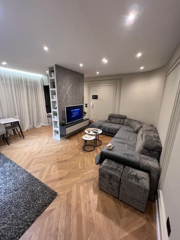 Jepet me qera Apartamenti 1+1 , Rezidenca Kodra e Diellit 1 650 mije leke te vjetra