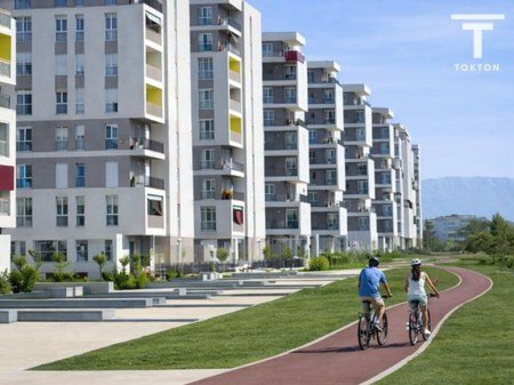 SHITET, APARTAMENT 2+1, KOMPLEKSI UNIVERS CITY, TIRANË