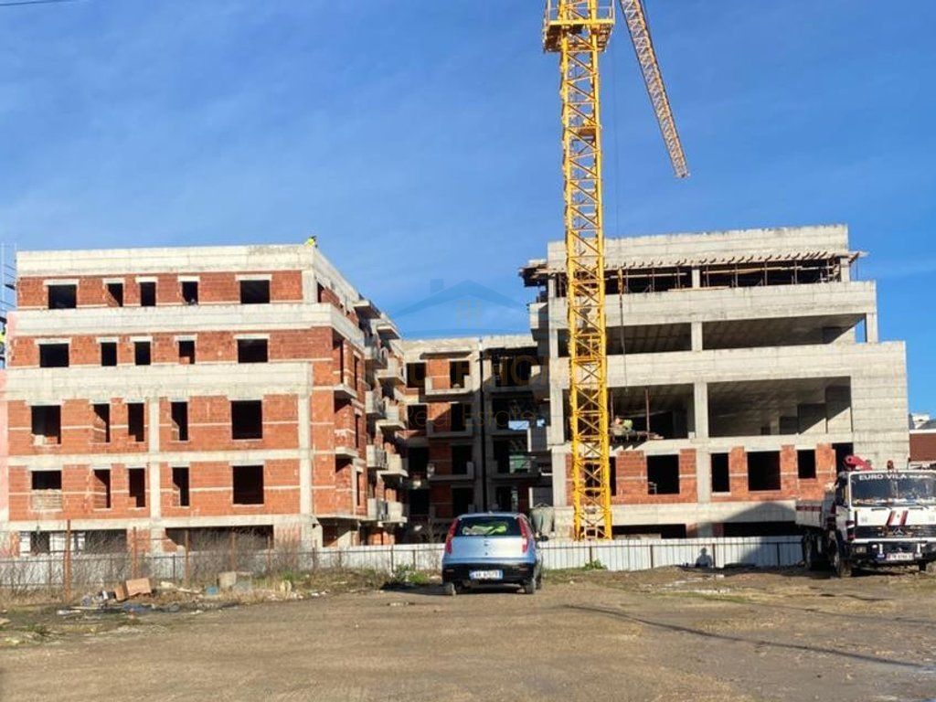 In vendita, Appartamento 2+1, Viale "Nene Tereza", Kamez. Empire70851