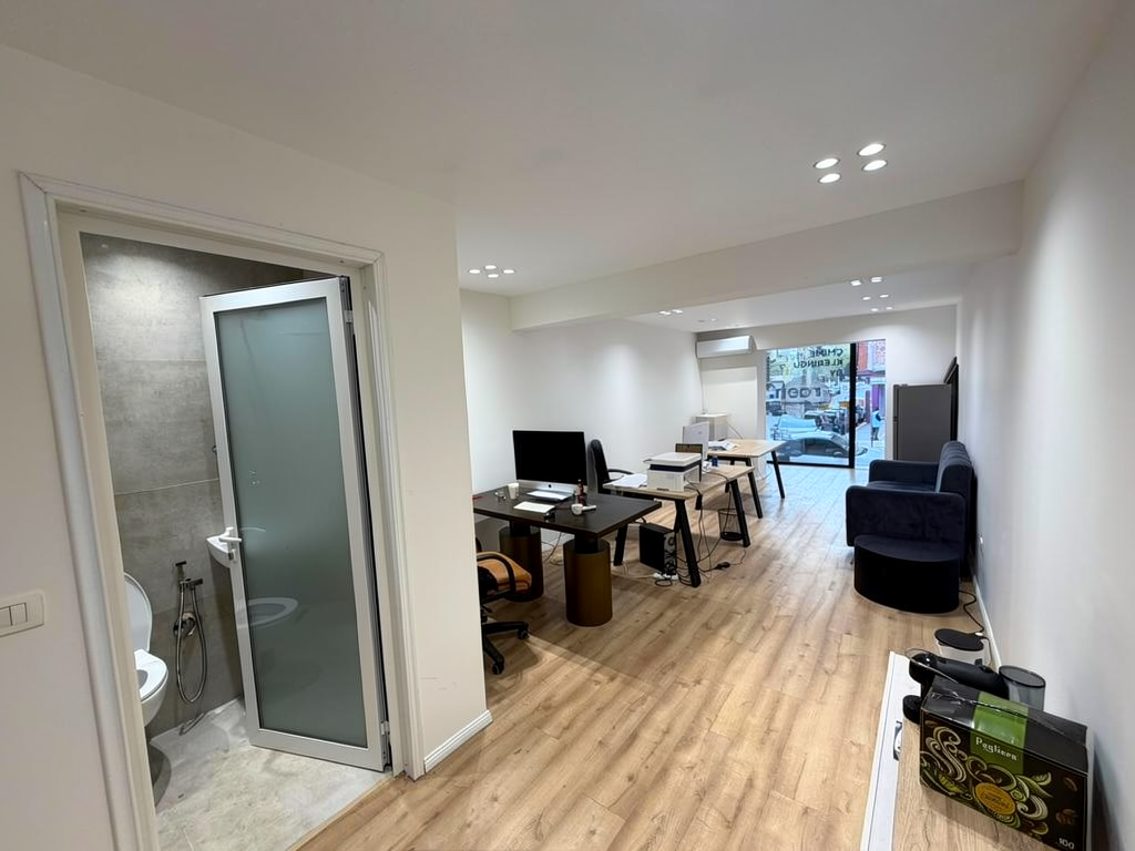 IN AFFITTO, AMBIENTE 30m² PIANO 0 - VIA KOSOVARËVE‼️