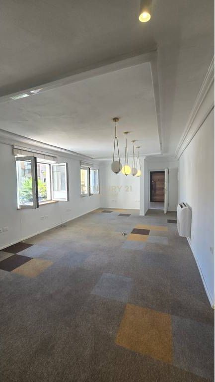 Commercial Space for Rent on Durres Street