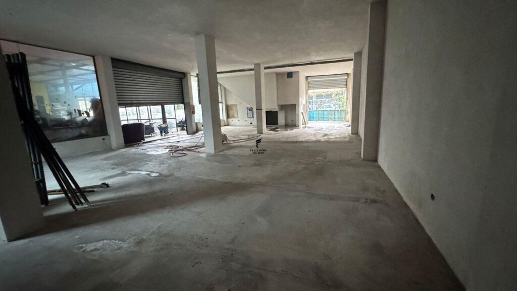WAREHOUSES FOR RENT 180 M2 AVIATION FIELD 120,000 LEKE FH-80758