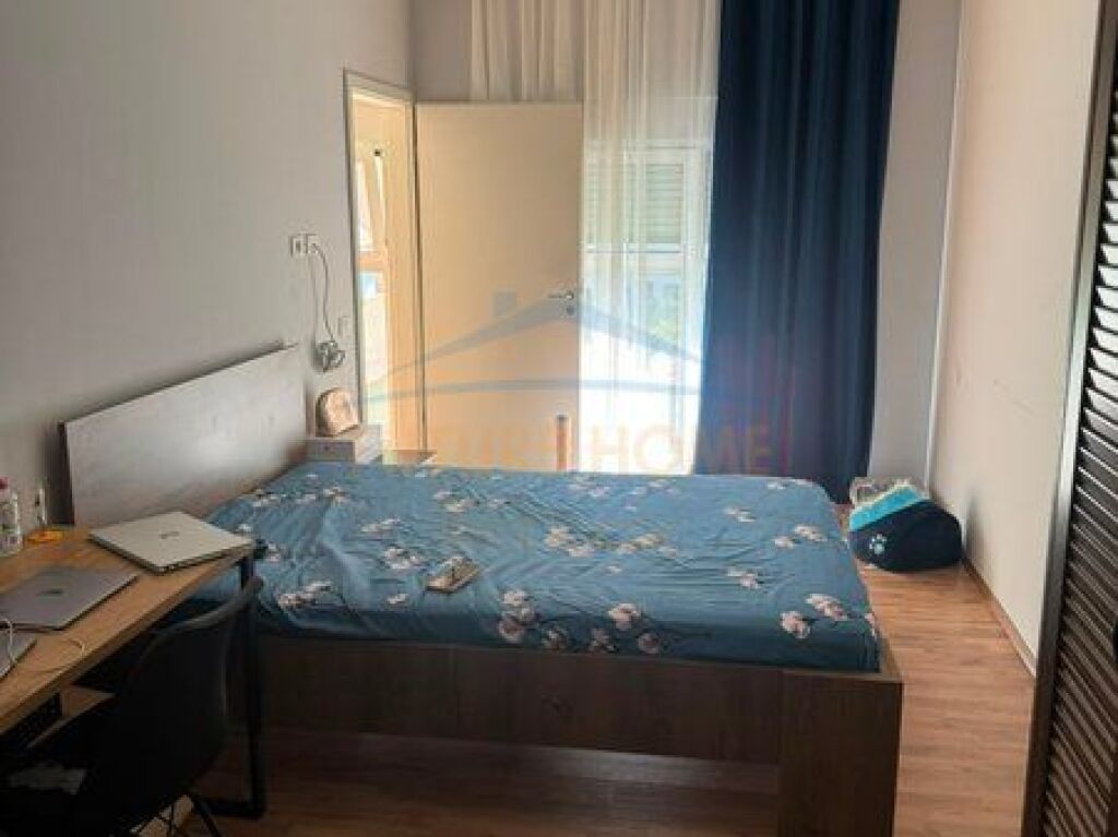 In vendita, Appartamento 3+1+2, Complesso Mangalem, Ali Demi, Tirana