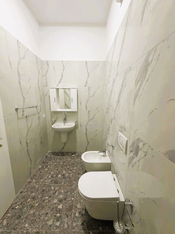 🌇Ofrohet apartament 2+1 me qira te Kompleksi Delijorgji🔥