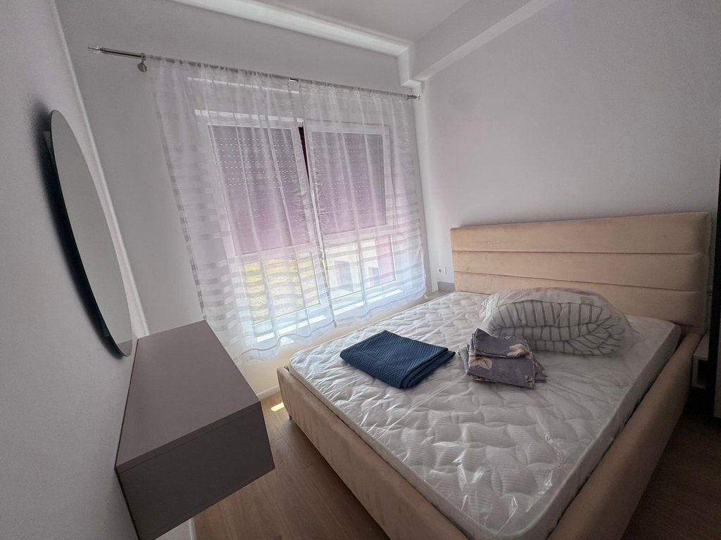APARTAMENT 1+1+POST PARKIMI ME QIRA - ALI DEMI