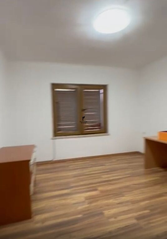 OFFICE FOR RENT 107 M2 BLOCK 90,000 LEKE FH-80776