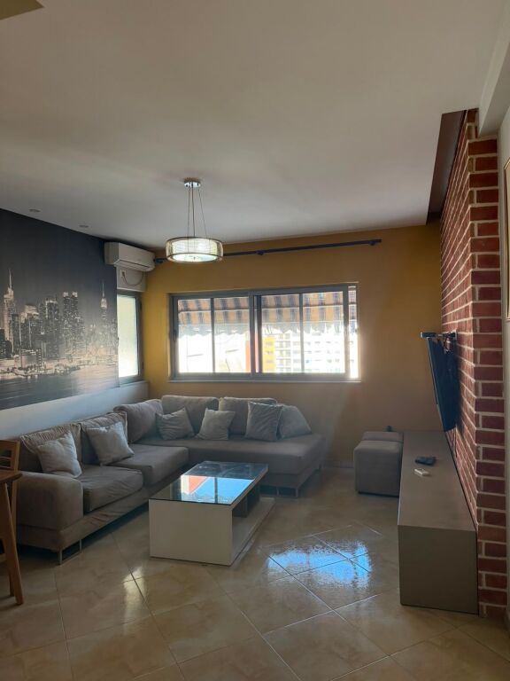Apartament 1+1 afer vila L per 400€