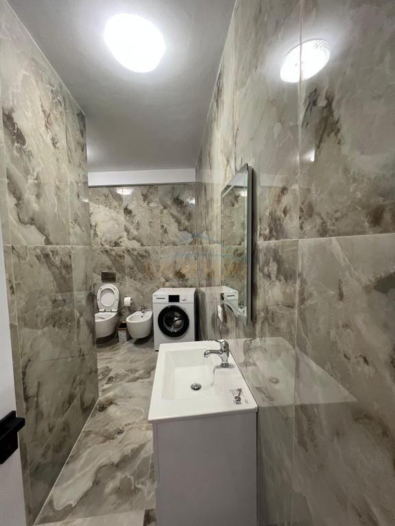 Rent, Apartment 2+1, Barricades Street, Tirana