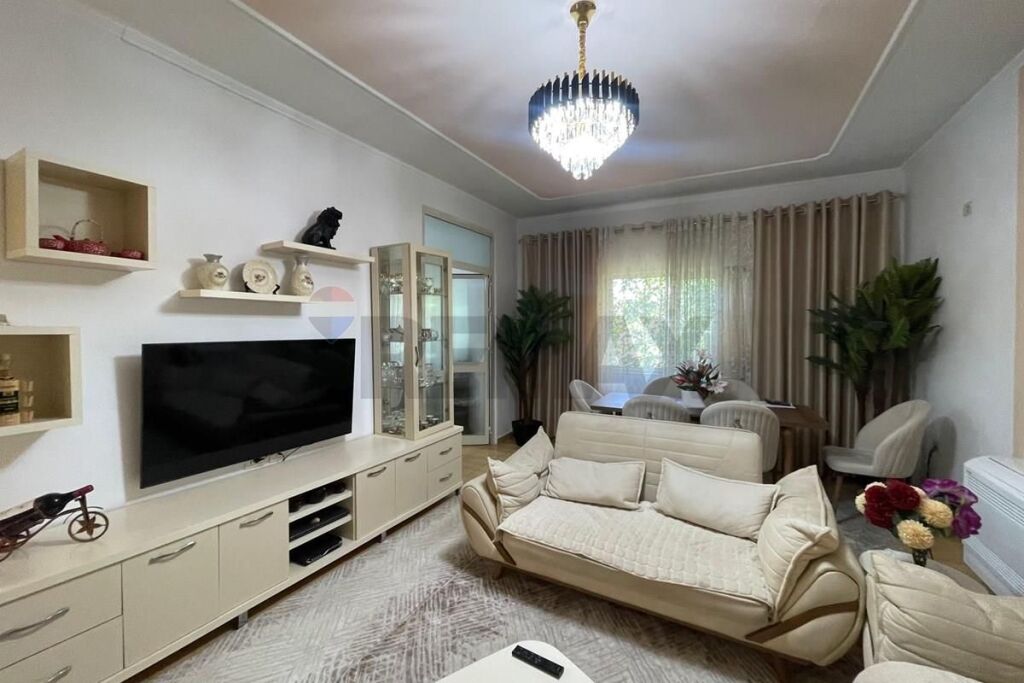 Casa privata in affitto in Via Ali Demi