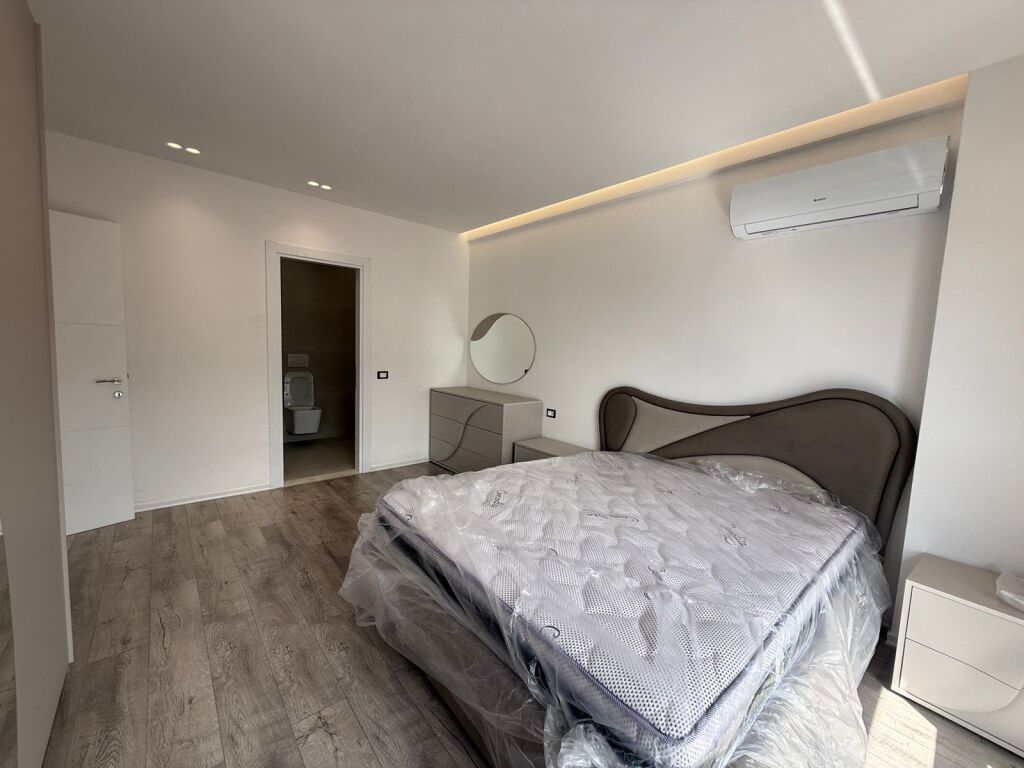 APARTAMENT 2+1+2 NE QIRA, BULEVARDI I RI, TIRANE!