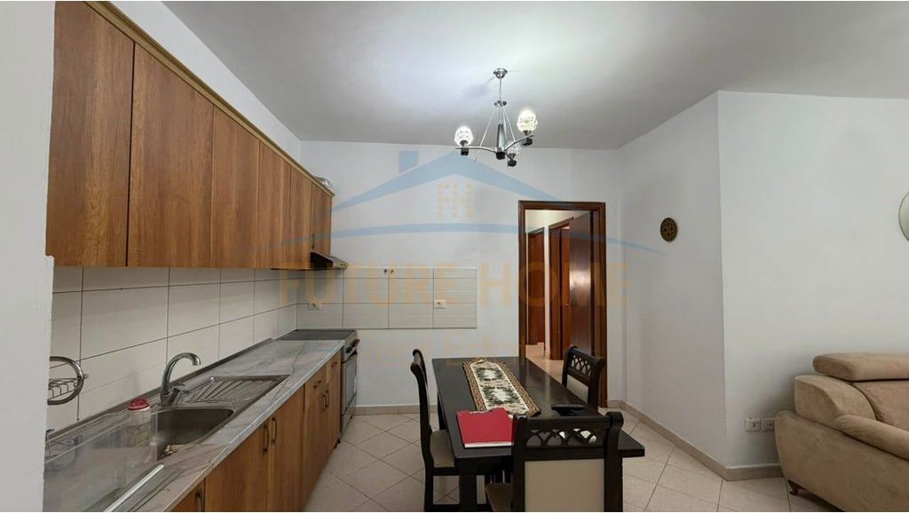 Shitet Apartament 3+1+2 ne Astir, Unaza e Re