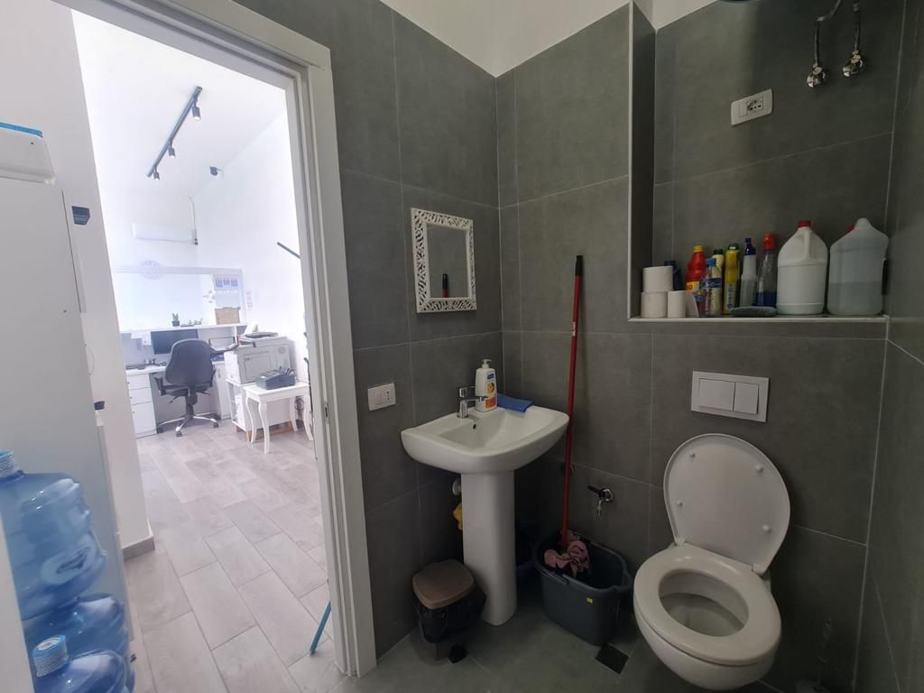 🏢 Locale Commerciale in Affitto – 📍  Fiori Di Bosko💰 Affitto: 50.000 Lek/mese