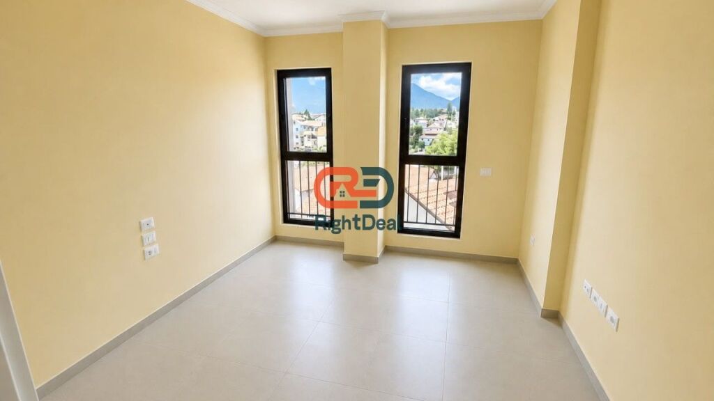 Cmim Okazion !! Tek Ish-Tregu Elektrik, Shitet Apartament 2+1+2, Me Orientim Perfekt !!