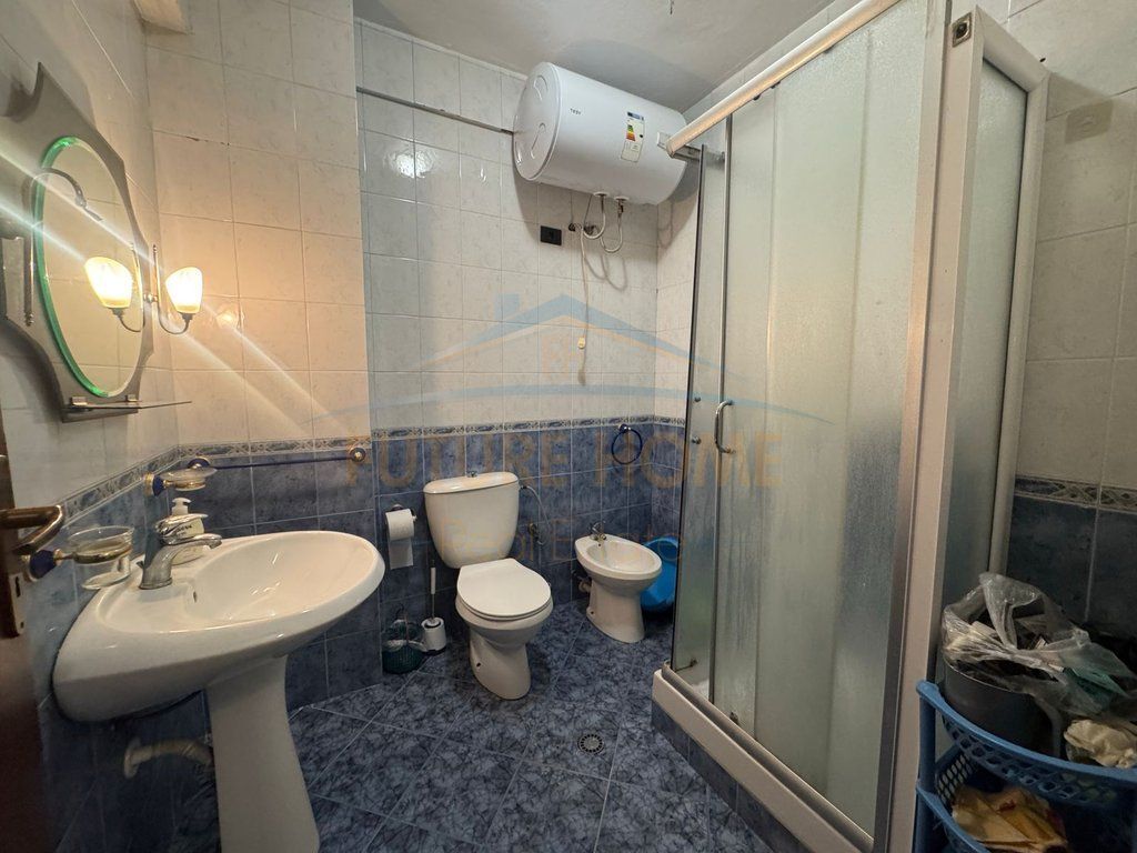 Disponojme apartament me qera prane Stadiumit "Air Albania"