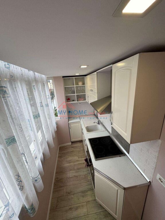 Apartament 1+1 me Qera tek 21 Dhjetori ne Tirane