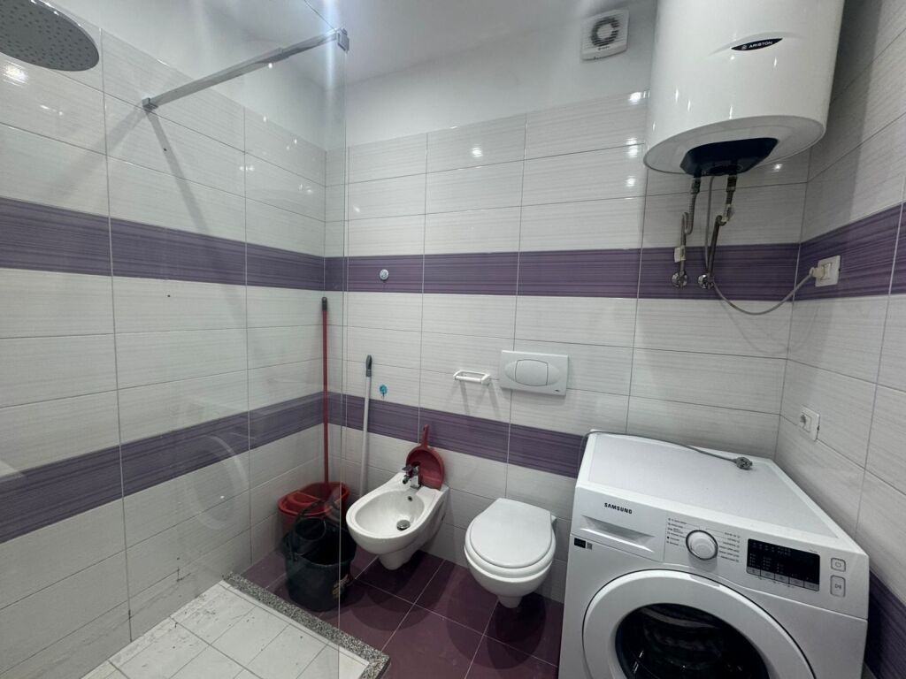 Apartament 2+1, 21 Dhjetori!