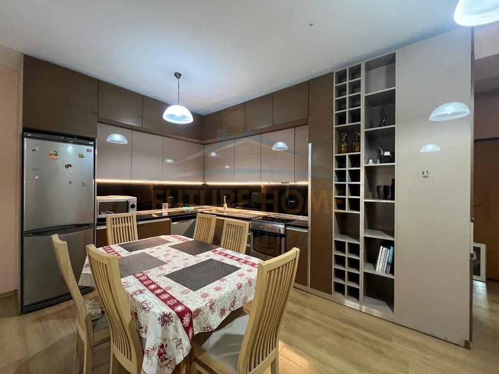 Qera, Apartament 2+1+2, Zogu i Zi, Tiranë.