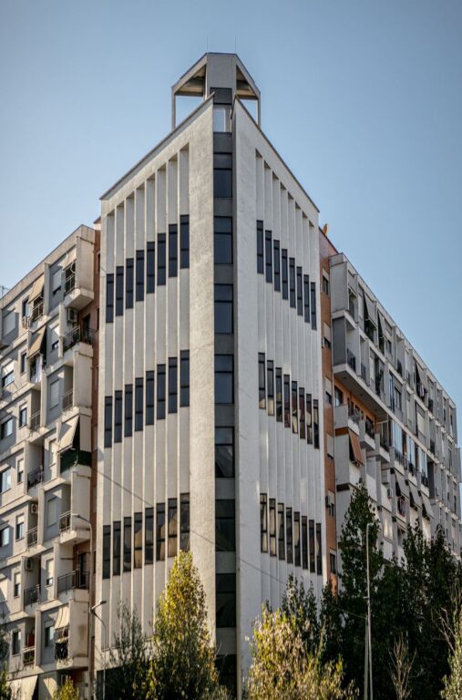 🏢 ICONIC PROPERTY FOR RENT