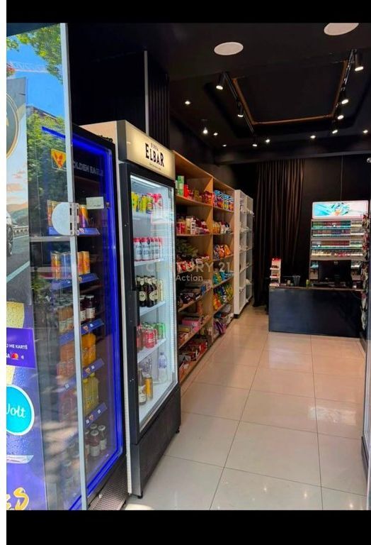 Vendita Attività Tabaccheria – 21 Dhjetori, Via Principale