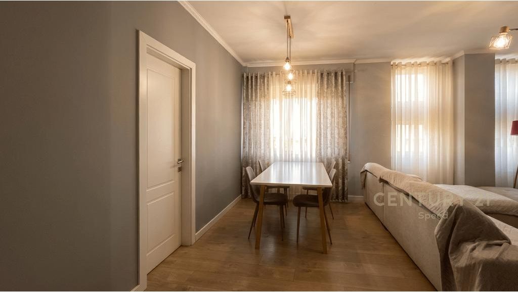 APARTMENT 2+1 FOR RENT AT PARIS COMMUNE!