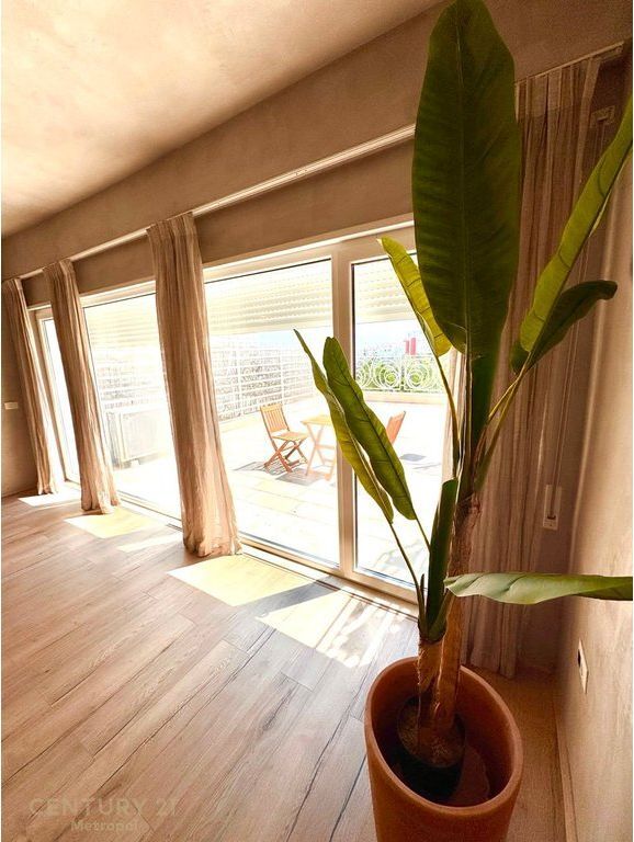 APPARTAMENTO TRIPLEX IN AFFITTO A KODRA E DIELLIT 2