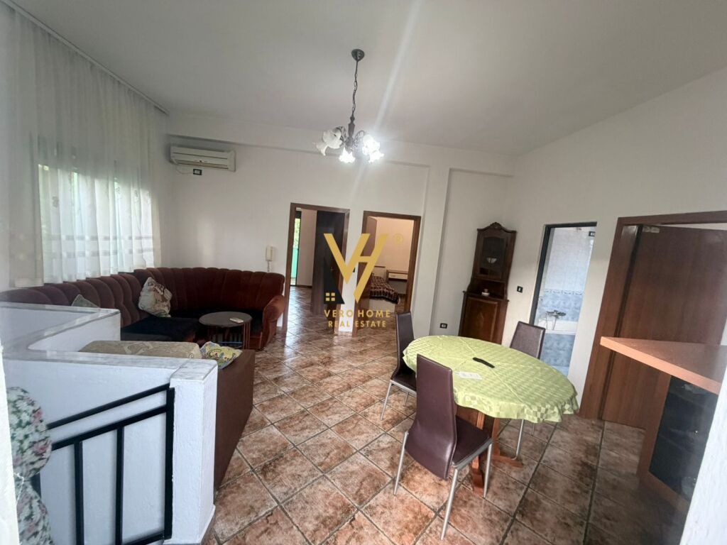 JEPET APARTAMENT 2+1+3BLK ME QERA TE RRUGA E DURRESIT 60.000 LEKE