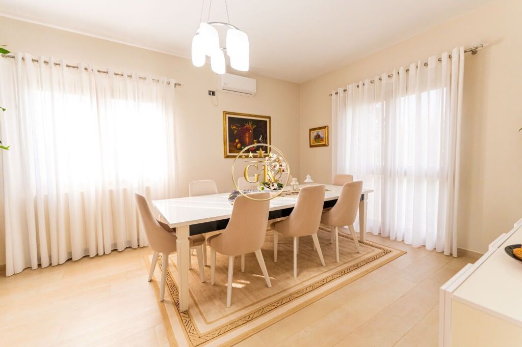🏢✨ 3-STORY VILLA FOR SALE IN SHIJAK AREA ✨🏢