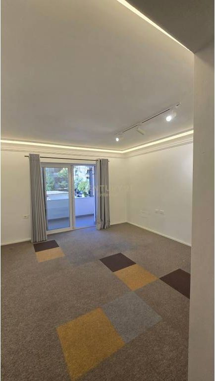 Commercial Space for Rent on Durres Street