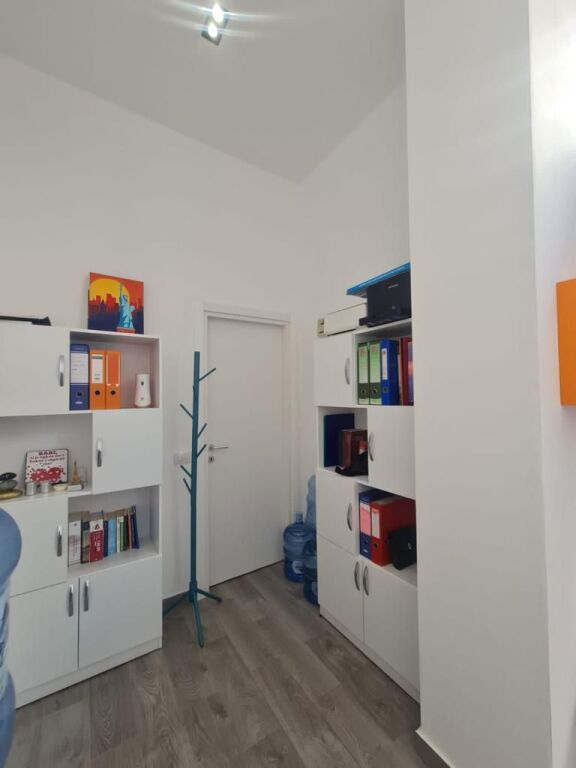 🏢 Locale Commerciale in Affitto – 📍  Fiori Di Bosko💰 Affitto: 50.000 Lek/mese
