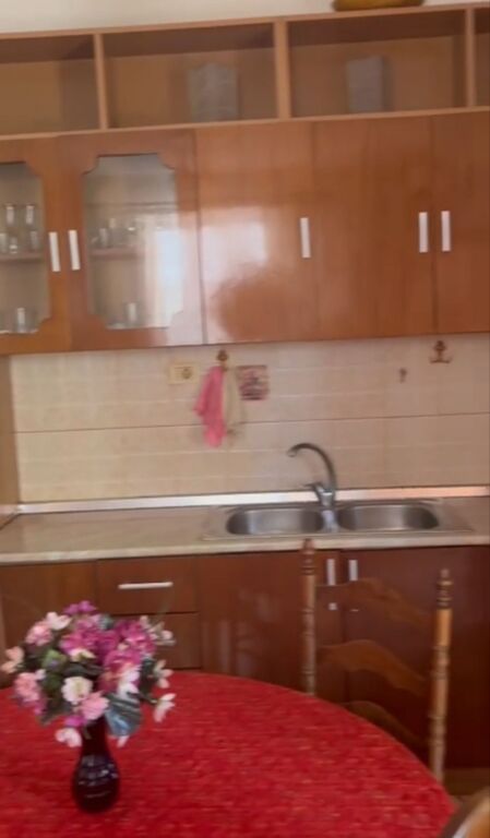 Rent | Vilë 2 + 1 | Spitali Amerikan 2 | 400 €/month