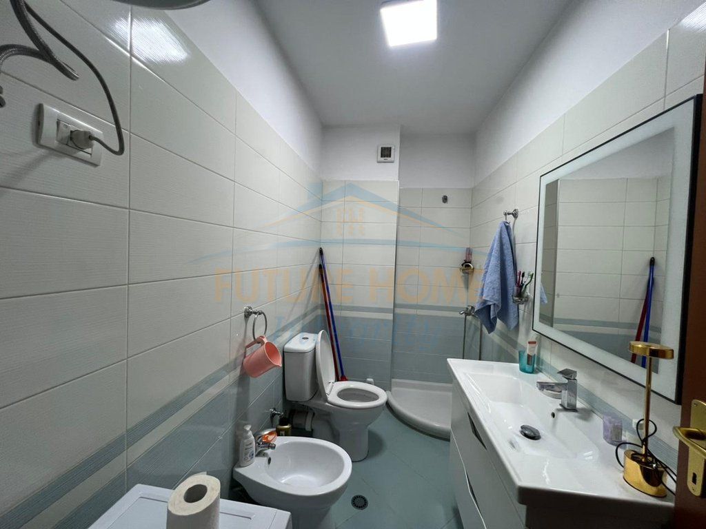 For sale, Apartment 2+1+2+Veranda, Dry Lake, Tirana.