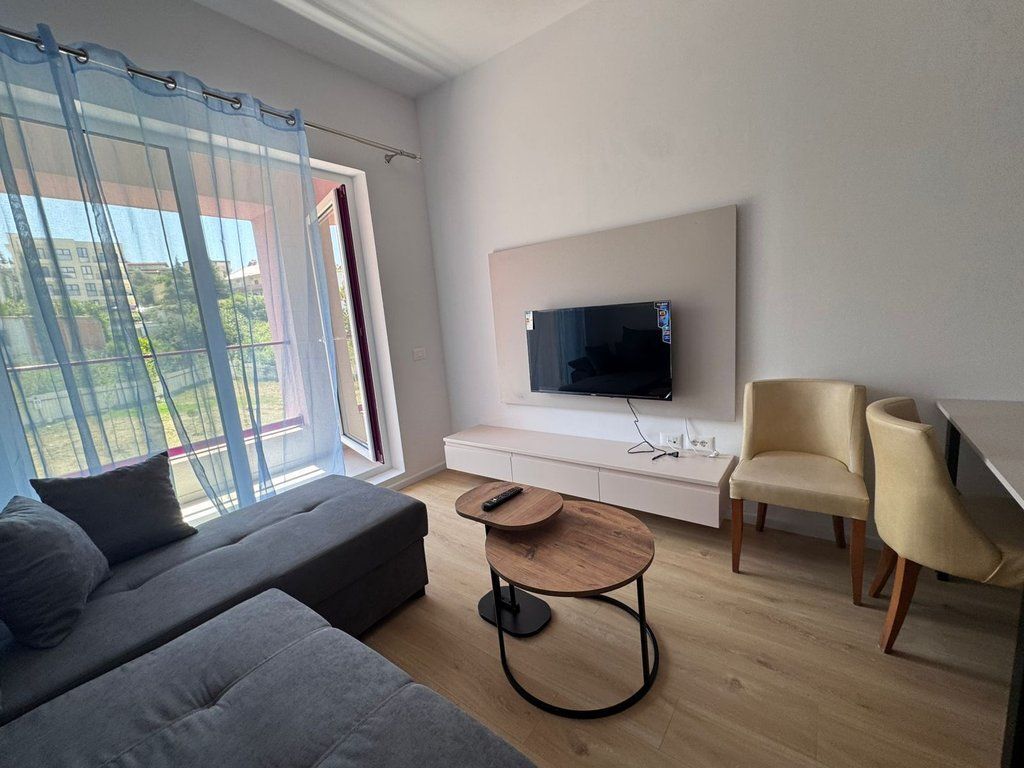 APARTAMENT 1+1+POST PARKIMI ME QIRA - ALI DEMI