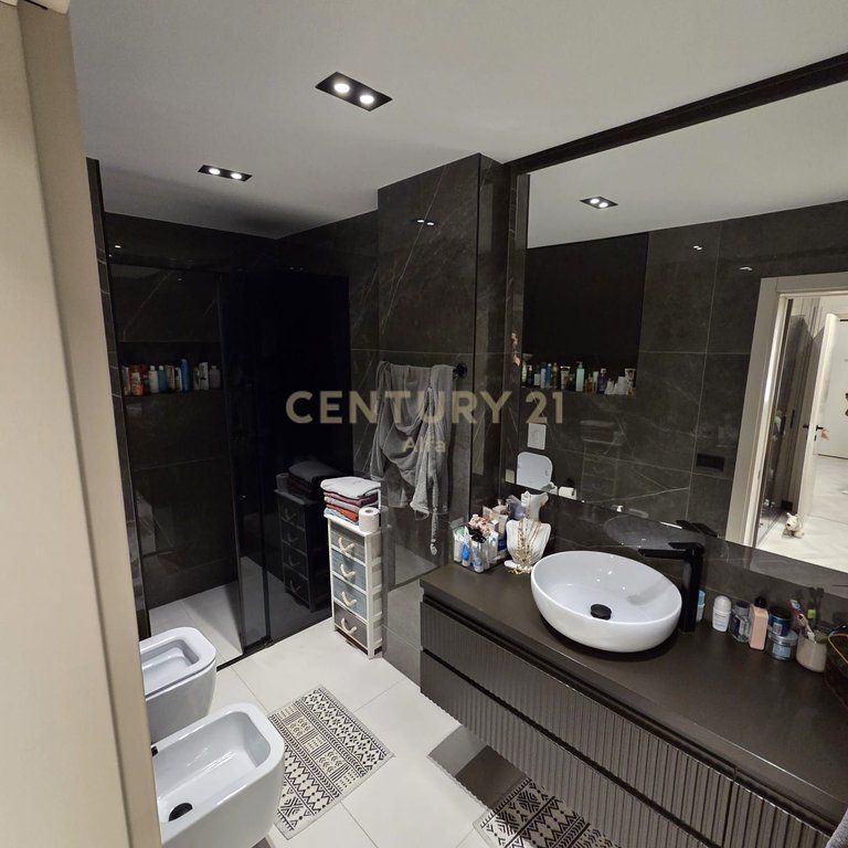 Luxury apartment 2+1+2 Parking spaces for sale at Dry Lake
