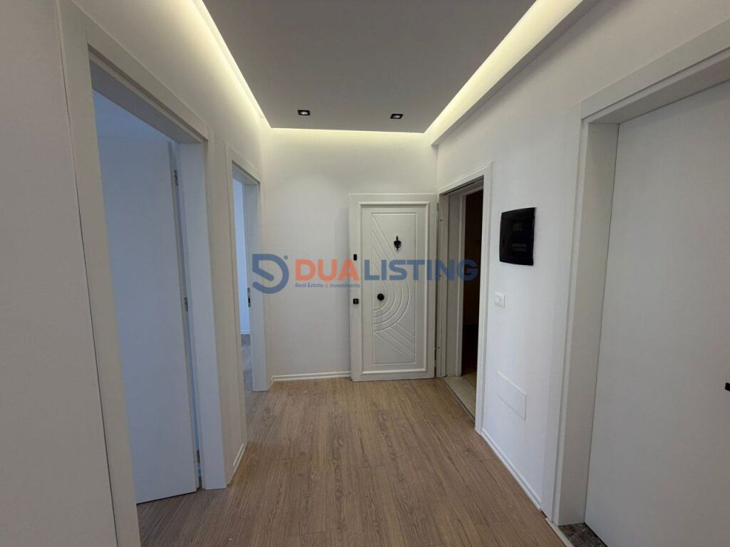 Shitet, apartament 2+1+2 tek Kodra e Priftit!