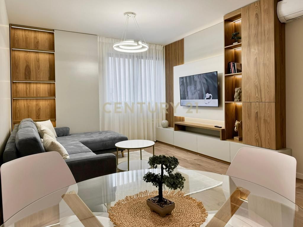 Appartamento 2+1 In Affitto nella Nuova Anello, Tirana - 680€ | 80 m²