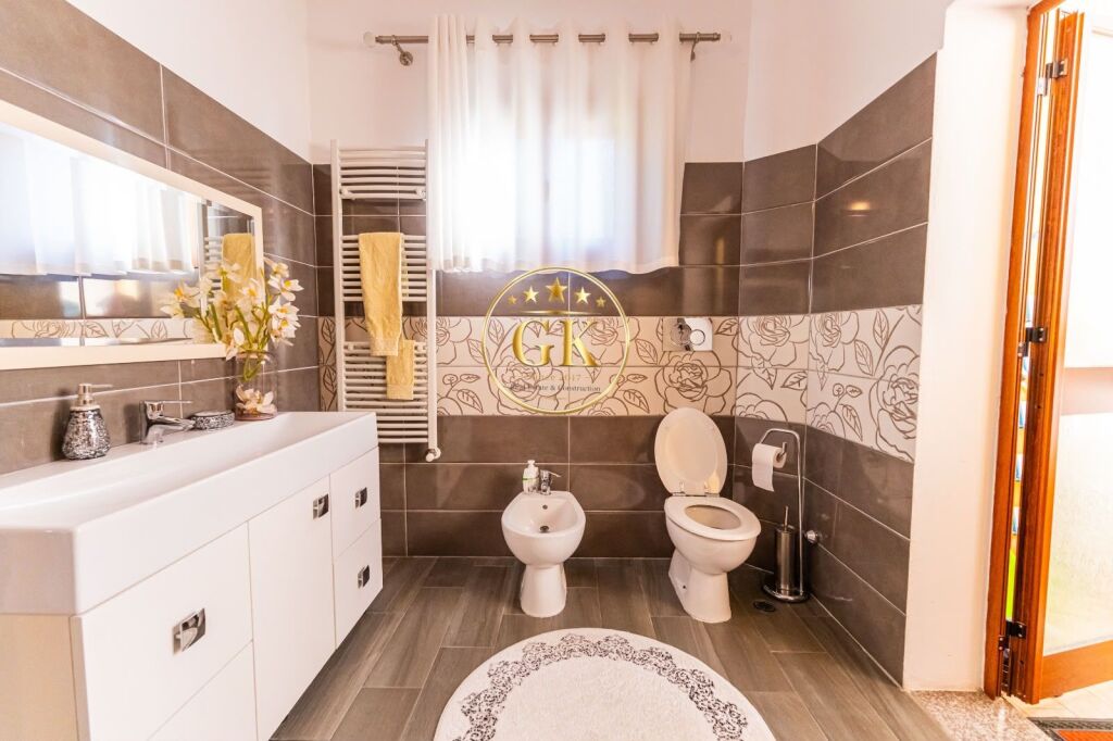 🏢✨ 3-STORY VILLA FOR SALE IN SHIJAK AREA ✨🏢