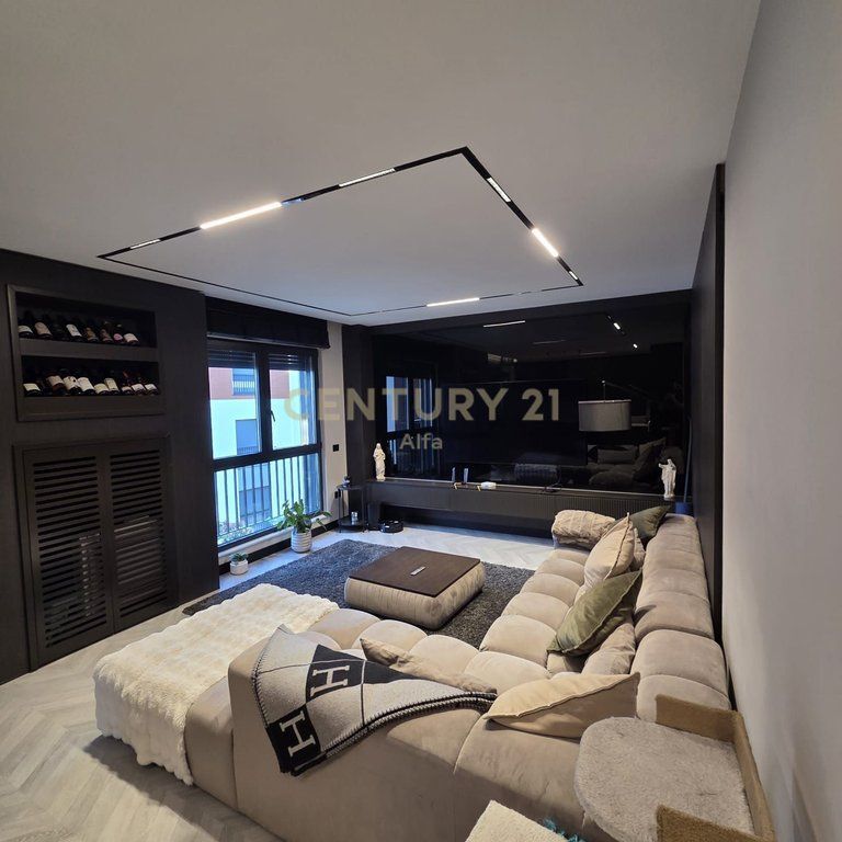 Luxury apartment 2+1+2 Parking spaces for sale at Dry Lake